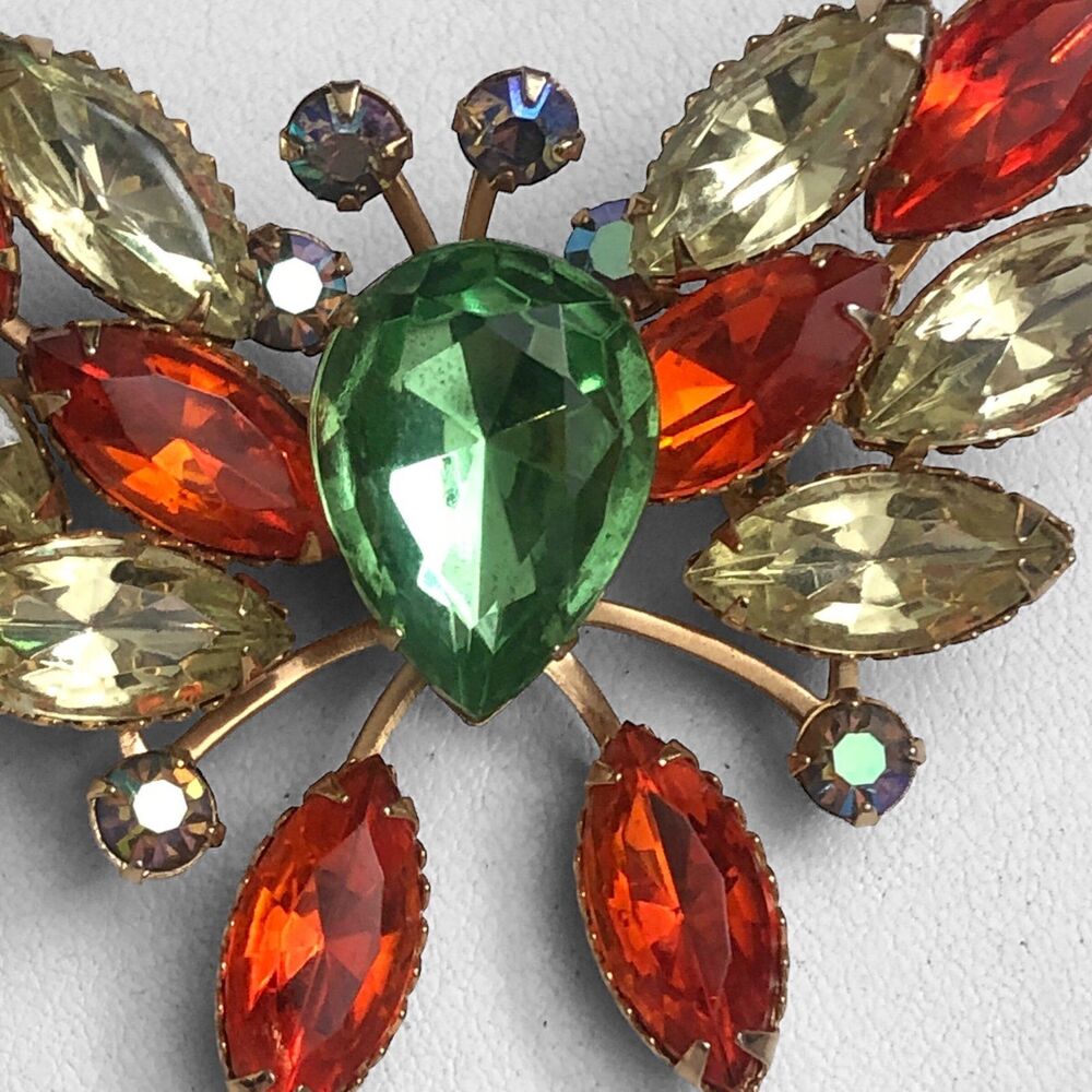 Vintage Rhinestone Butterfly Brooch (Weiss?) - Picture 2 of 3